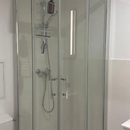 Chez Jerome - Bright And Cinematic Atmosphere