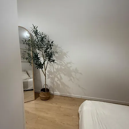 Chez Jerome - Bright And Cinematic Atmosphere