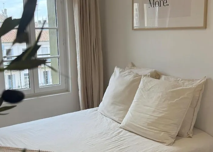 Chez Jerome - Bright And Cinematic Atmosphere